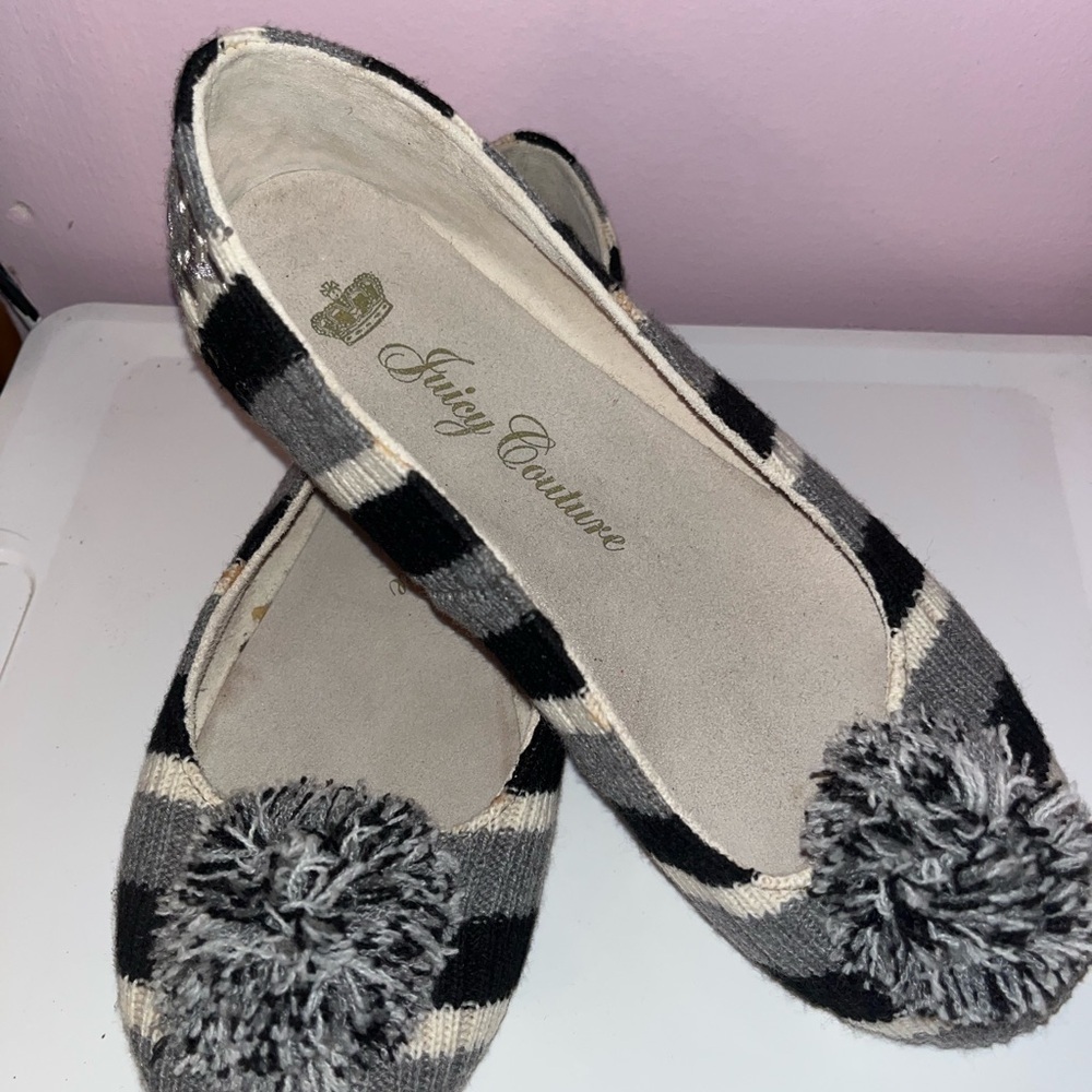 Juicy Couture Women's Black and Gray Flats